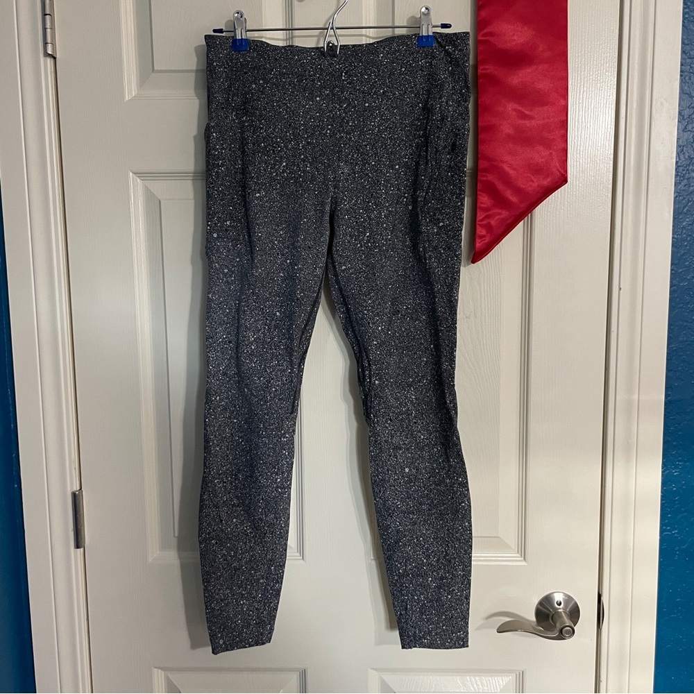 Lululemon side-pocket leggings